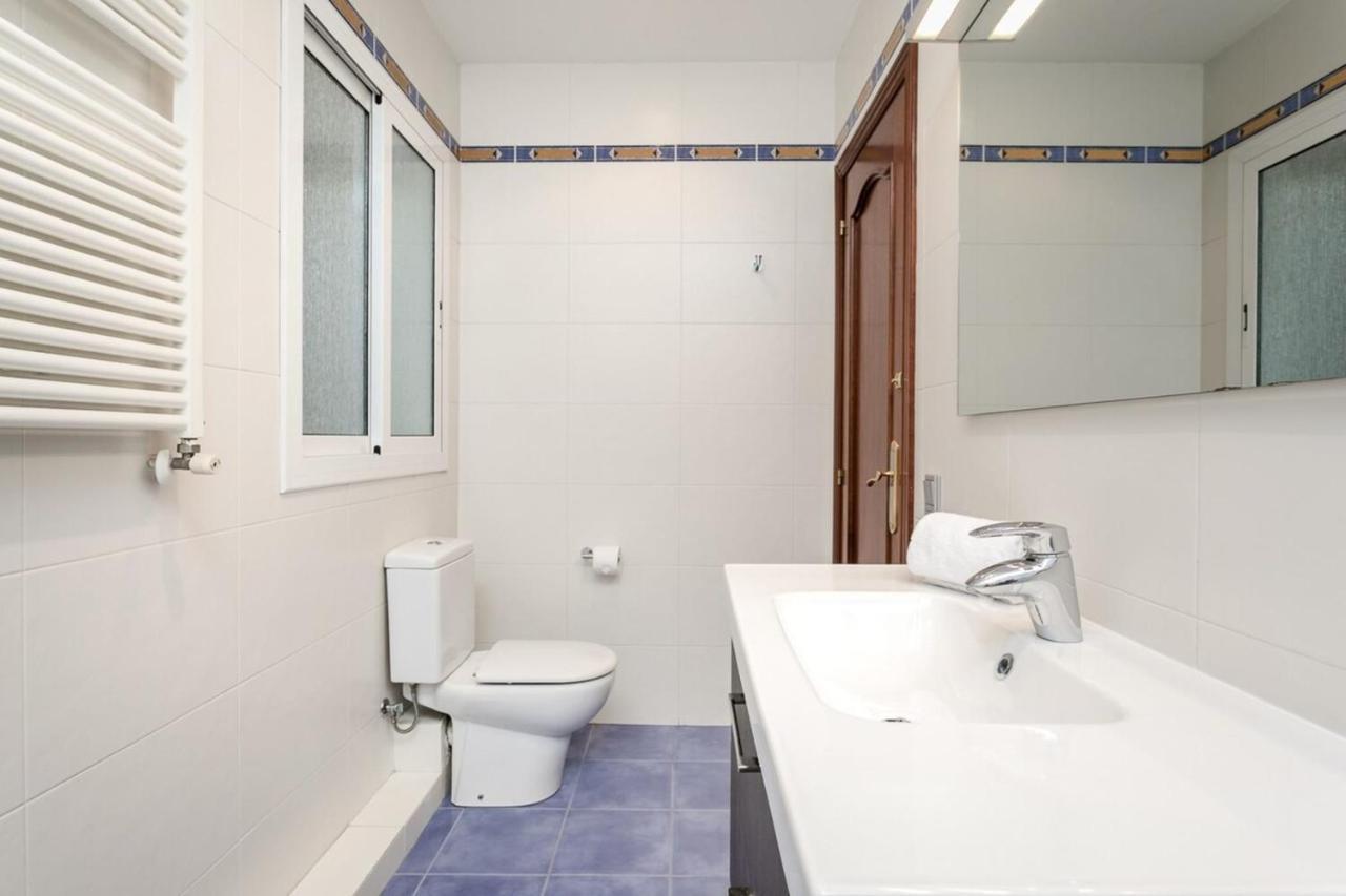 Fantastic 2 Bedroom 5 Minutes By Car From Plaza Catalunya Barcelona Eksteriør billede